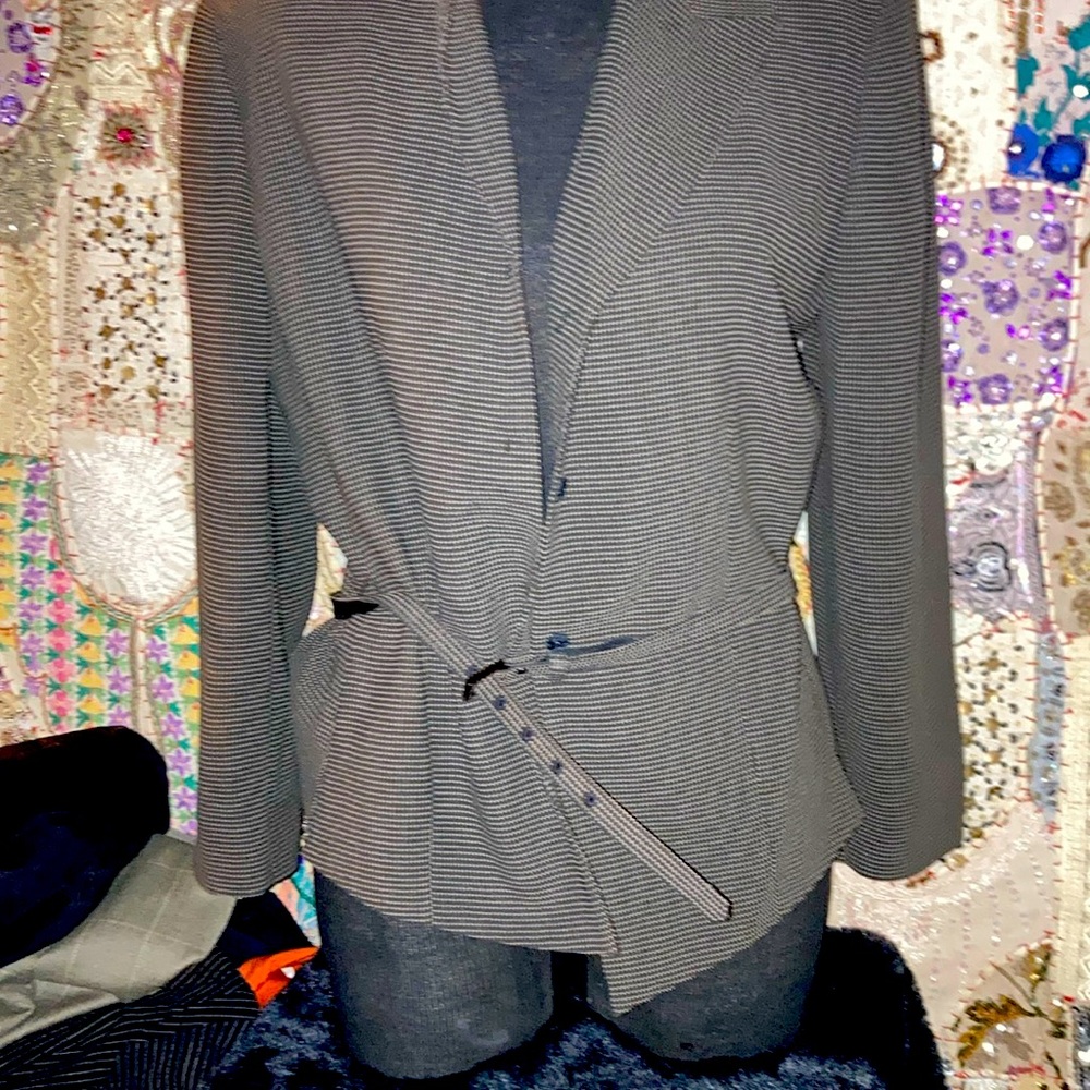 82% Polyester 18% Rayon 100% Polyester Lining Wit… - image 2